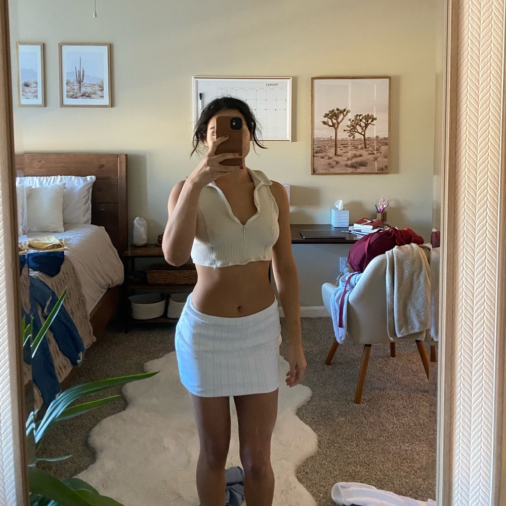 Urban outfitters cropped beige top zip up